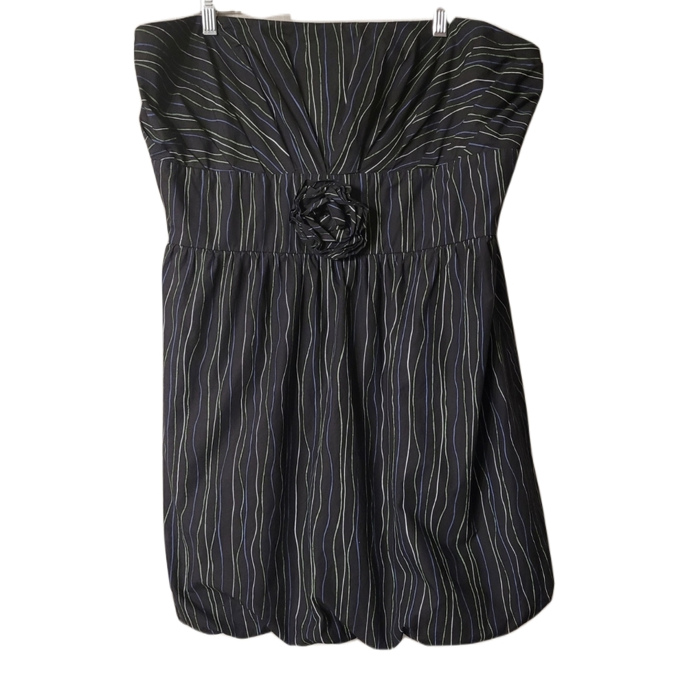Torrid Size 18 Striped w/ Rosette Flower Detail Bubble Hemline Strapless…